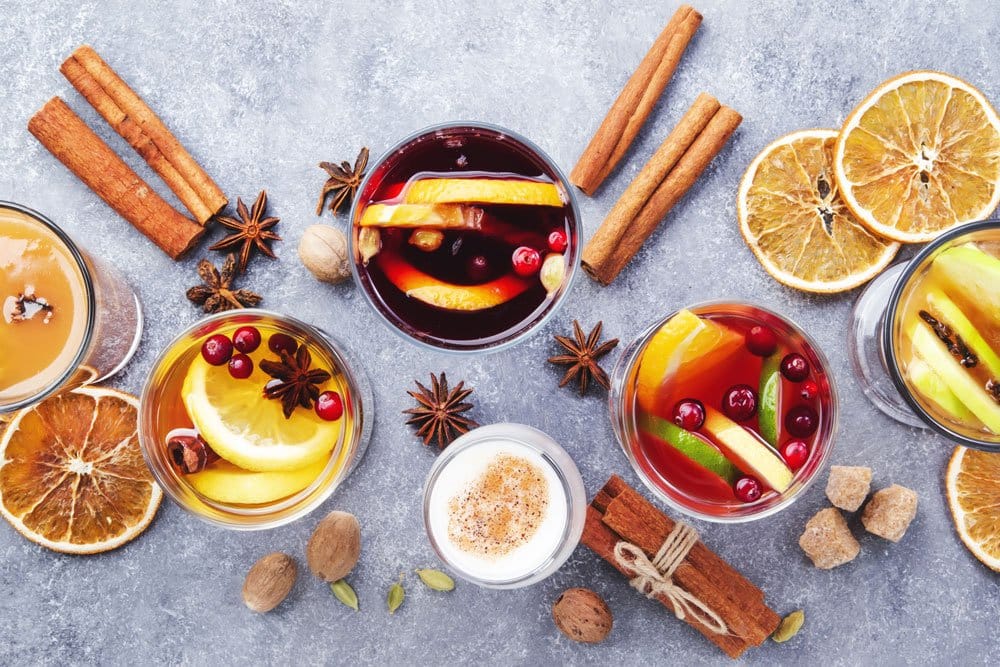 ¿Eres amante del vino? Entonces tienes que probar nuestra receta de vino caliente. Una forma diferente de disfrutar de esta bebida en las festividades.