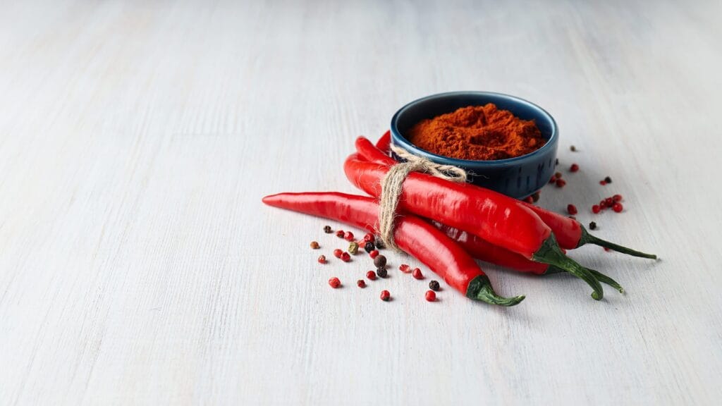 Descubre los Beneficios de la Pimienta Cayena, Diente de León y Cola de Caballo 1 Descubre los sorprendentes beneficios de las infusiones naturales para la salud.